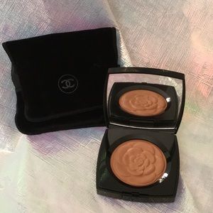 CHANEL Illuminating Powder